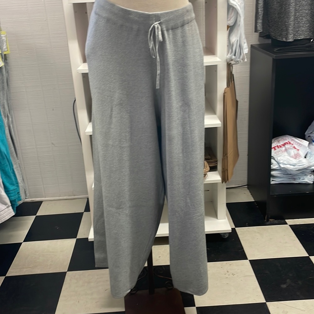 Liz Claiborne knit pants.